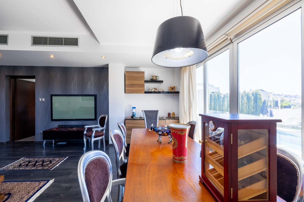 Flat in Limassol, Cyprus, 270 m² - picture 5