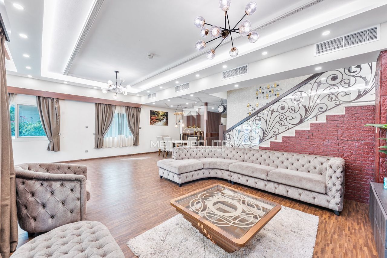 Villa à Dubaï, EAU, 501 m² - image 1