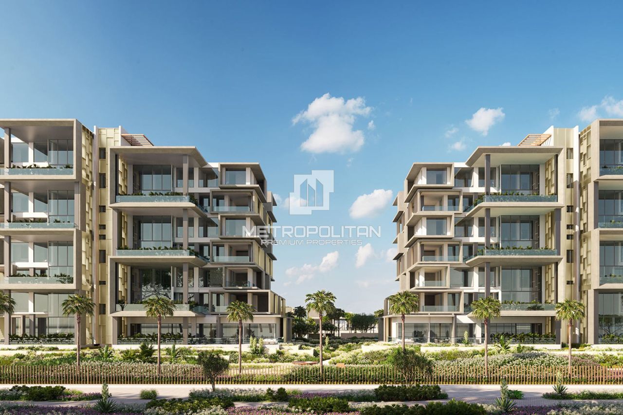 Apartment in Dubai, UAE, 405 m² - picture 1