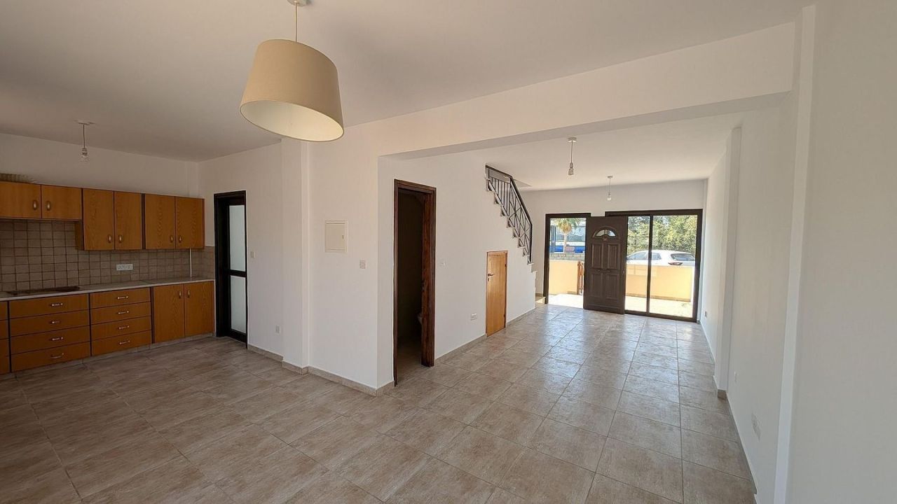 Maison urbaine à Larnaca, Chypre, 106 m² - image 1