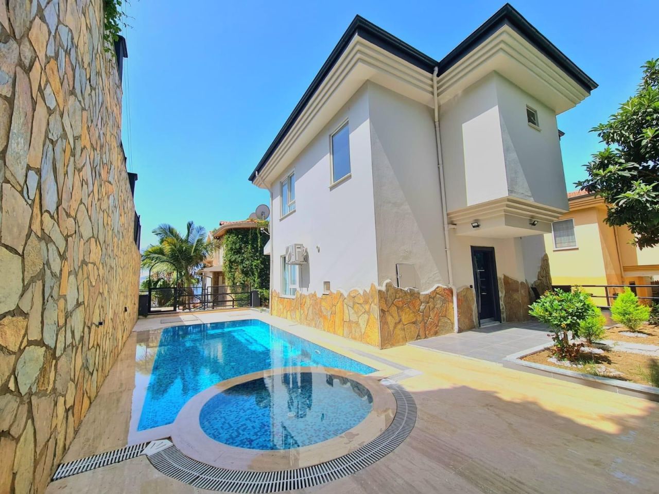 Villa in Alanya, Türkei, 125 m² - Foto 1