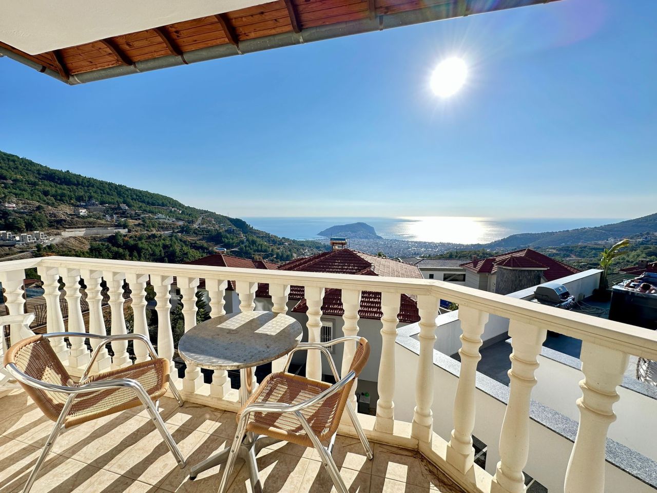 Villa in Alanya, Turkey, 330 m² - picture 1