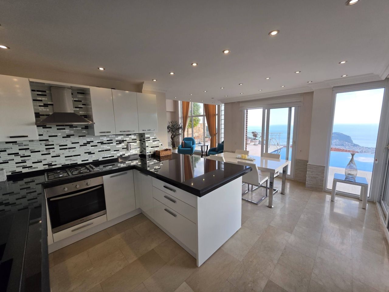 Villa a Alanya, Turchia, 290 m² - foto 1