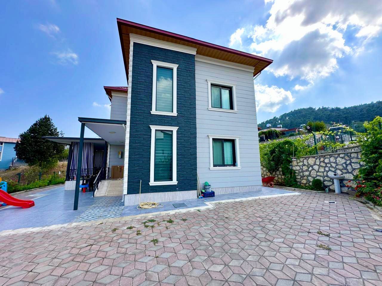 Villa à Mersin, Turquie, 200 m² - image 1
