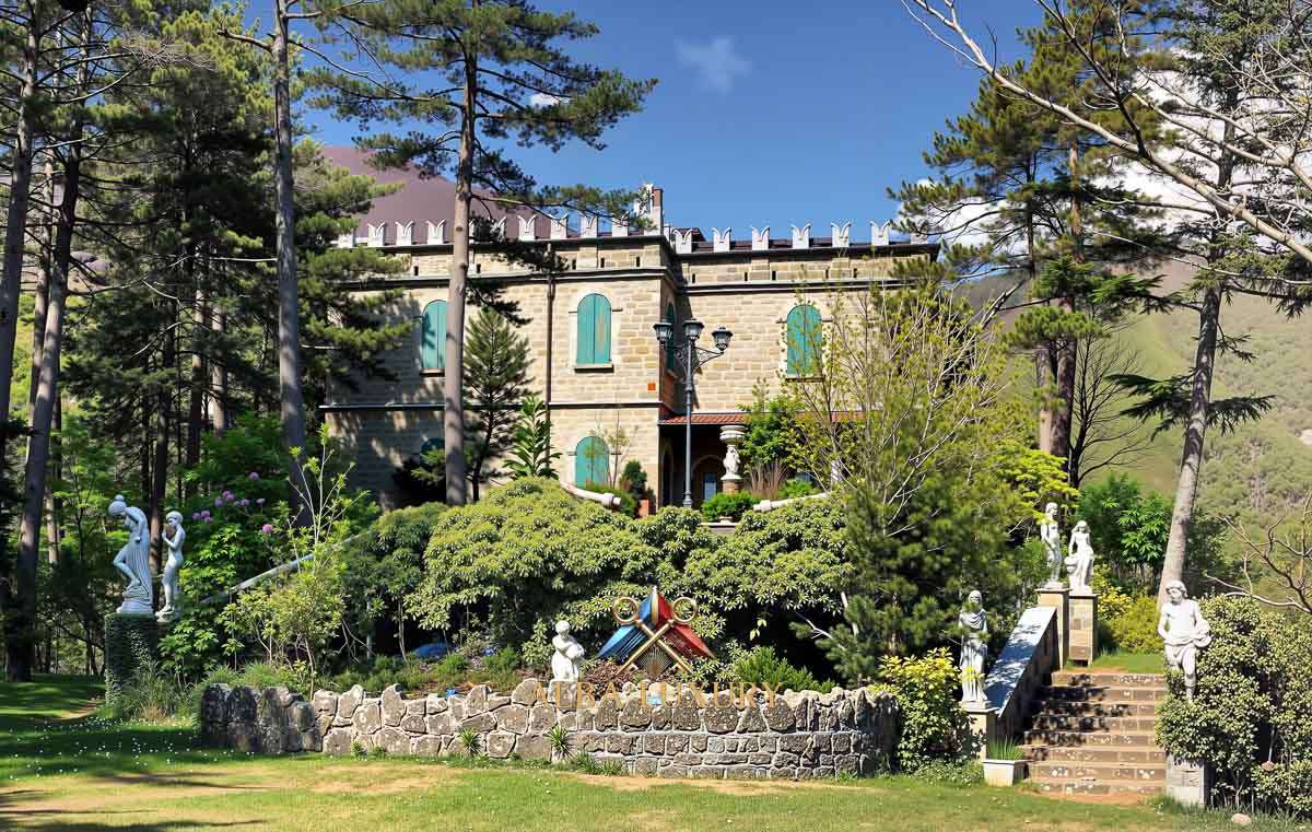 Castillo via del Cavaliere, Italia, 500 m² - imagen 1