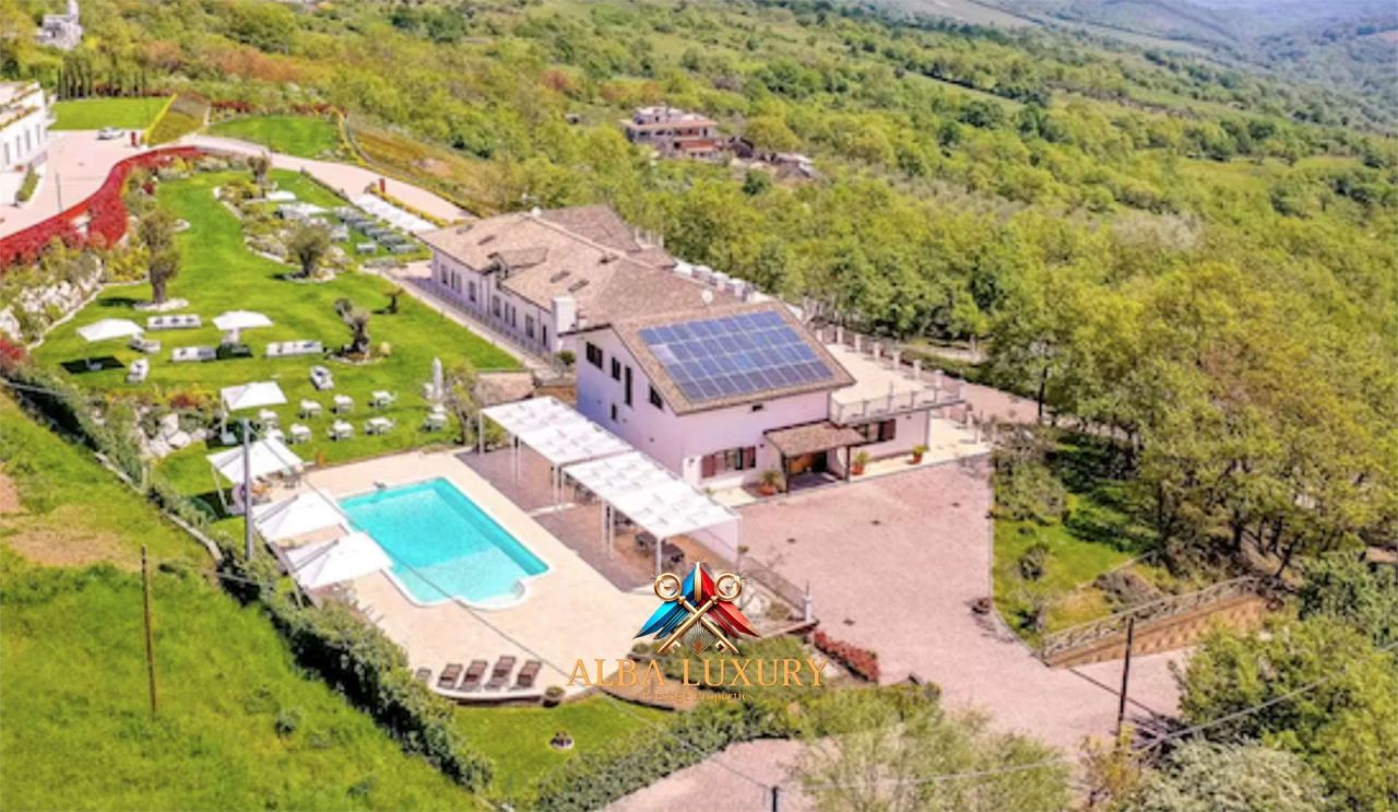 Villa Via Pietre, Italie, 600 m² - image 1