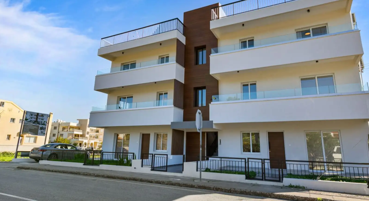 Apartment in Geroskipou, Cyprus - picture 1