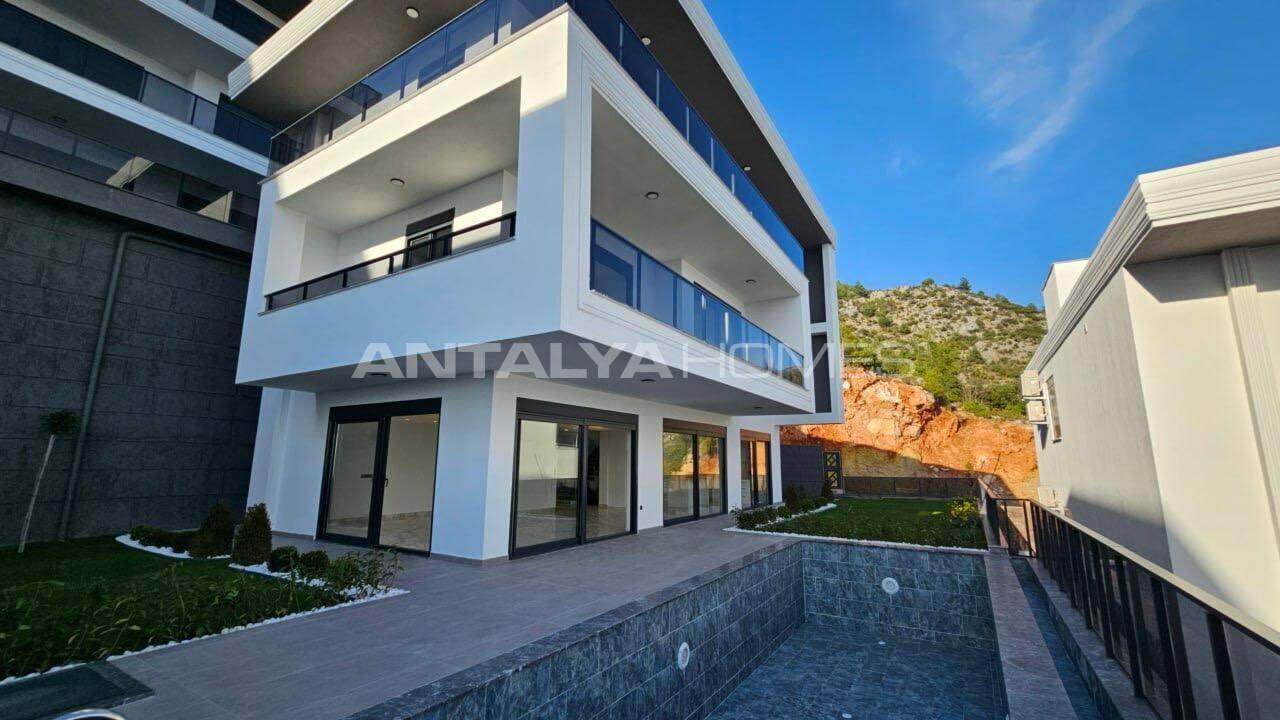 Villa à Alanya, Turquie, 320 m² - image 1