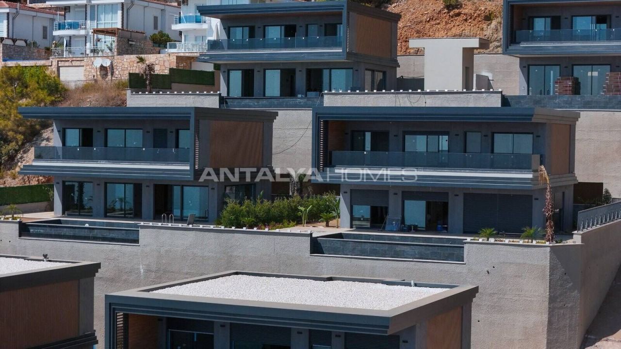 Villa à Alanya, Turquie, 305 m² - image 1