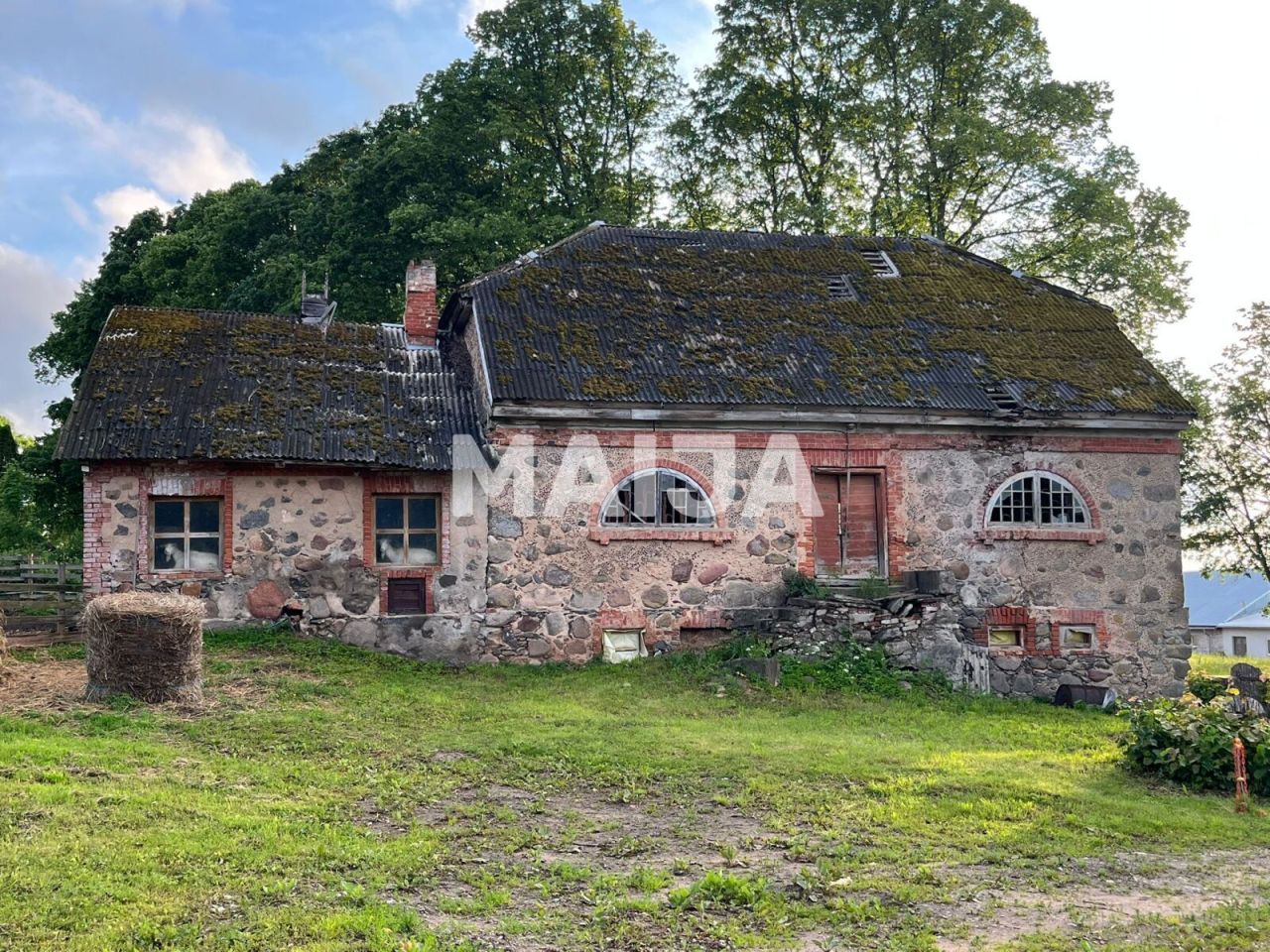 Villa Vandzene, Latvia, 1 250 m² - picture 1