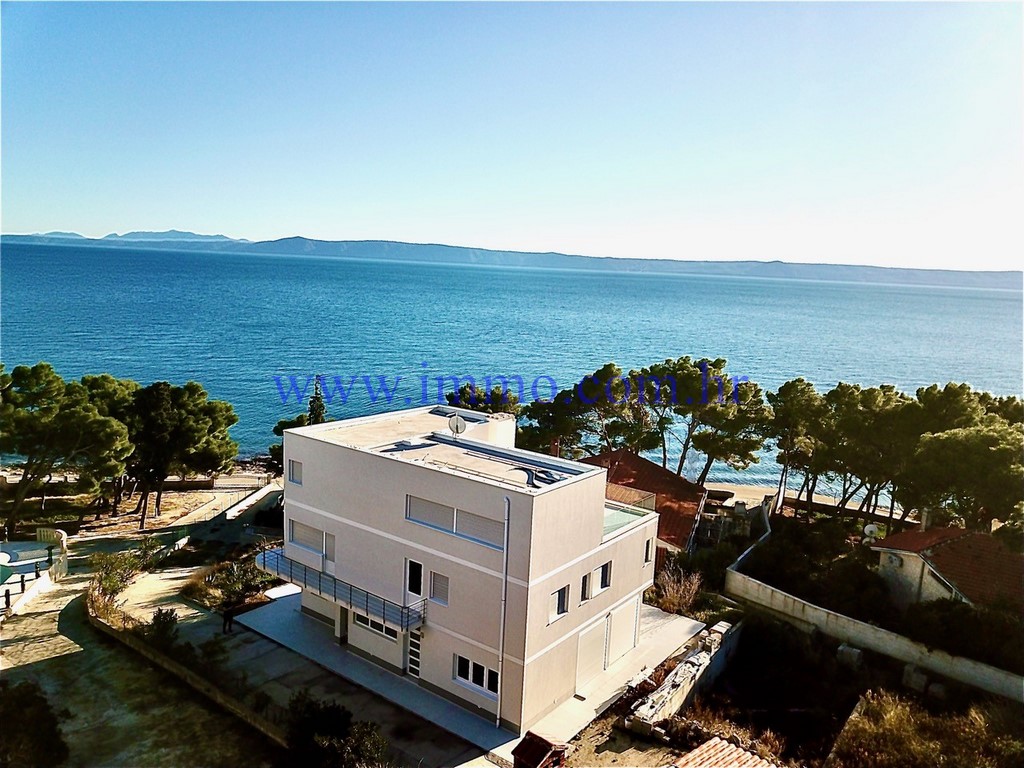 Villa on Brac, Croatia, 600 m² - picture 2