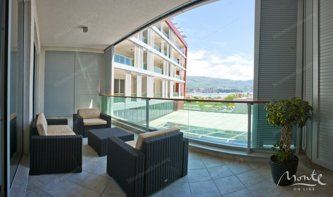 Apartment in Budva, Montenegro, 95 m² - picture 1