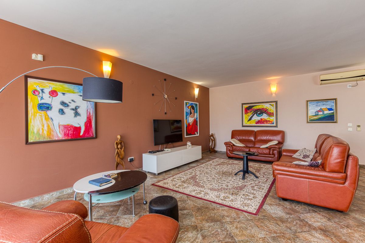 Casa a Becici, Montenegro, 650 m² - foto 3