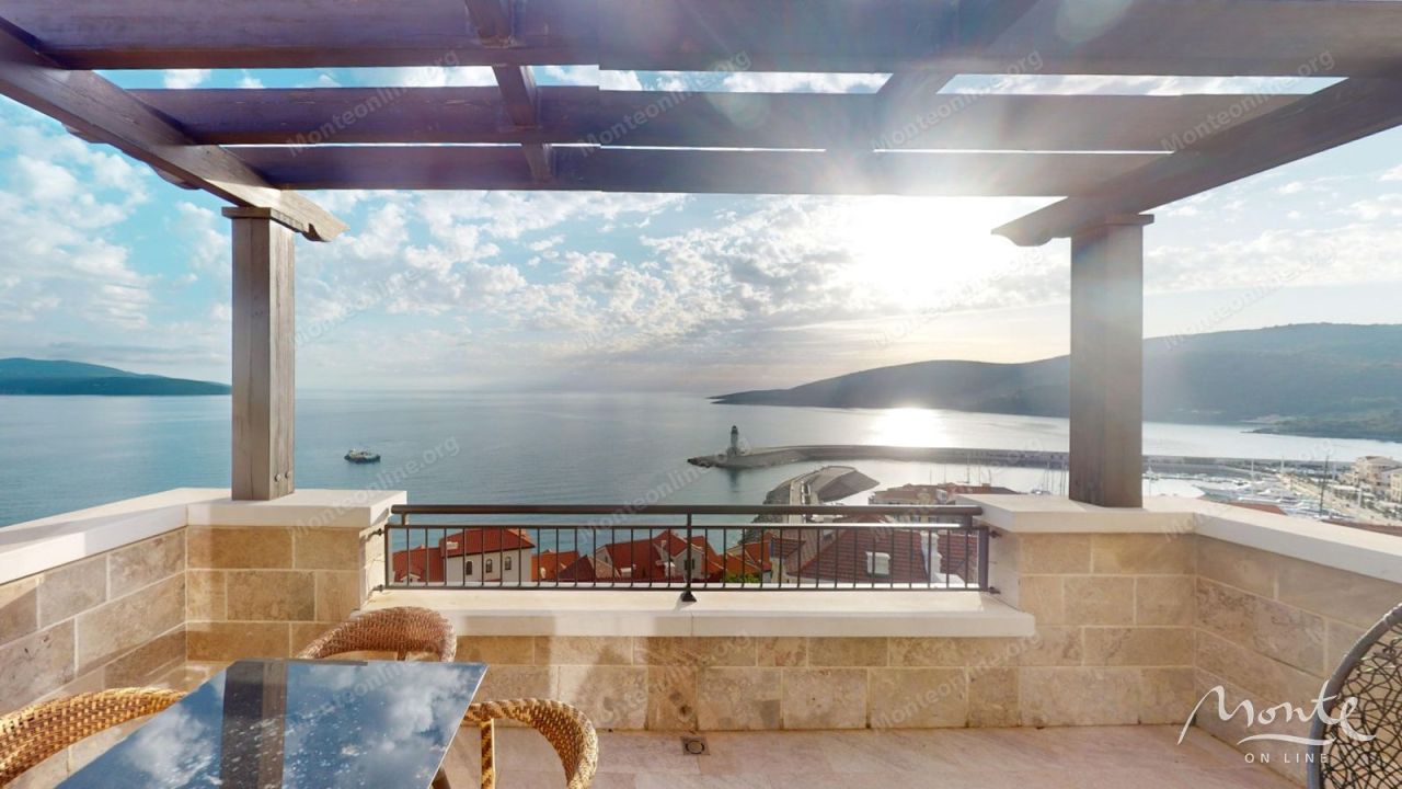 Studio in Tivat, Montenegro, 52 m² - picture 1