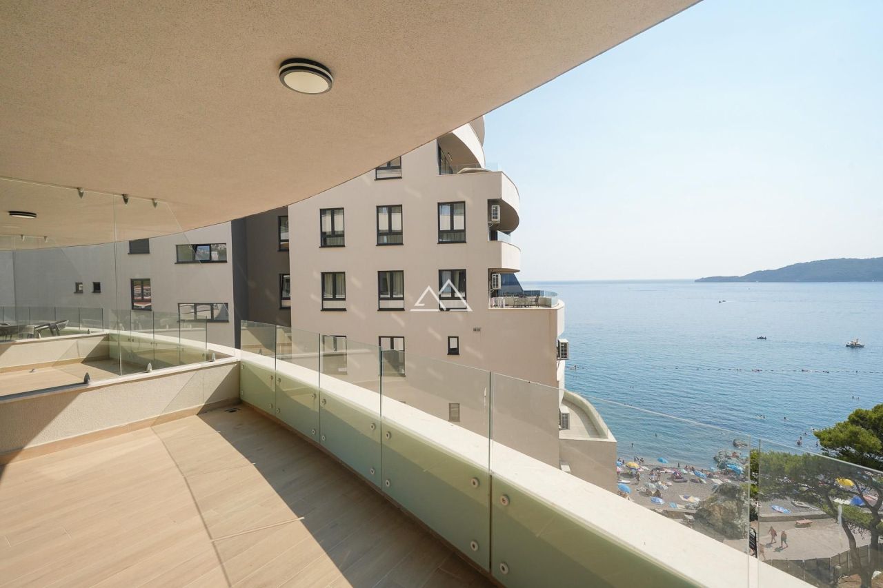 Apartment in Rafailovici, Montenegro, 70 m² - Foto 1