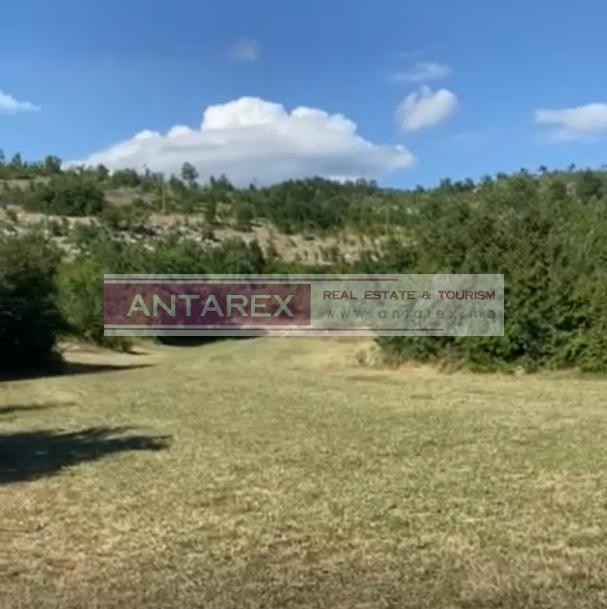 Terreno en Nikšić, Montenegro, 28 811 m² - imagen 1