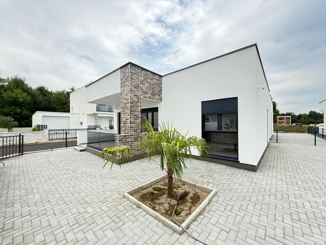 Haus Doniy Shtoy, Montenegro, 86 m² - Foto 1