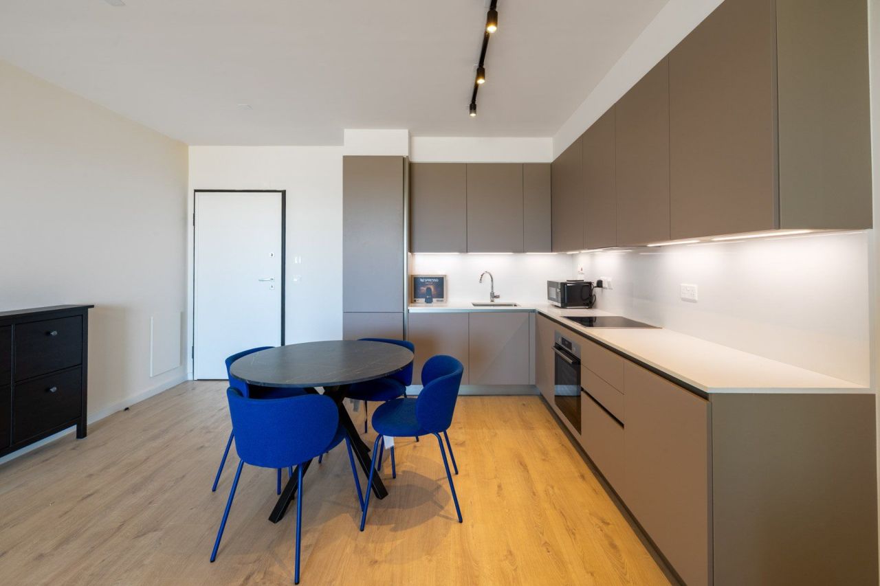 Apartment in Limassol, Cyprus - picture 8