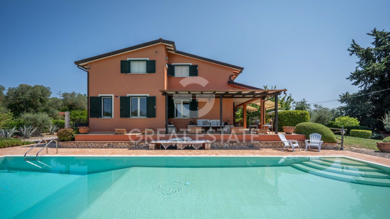 House in Perugia, Italy, 315.1 m² - picture 1