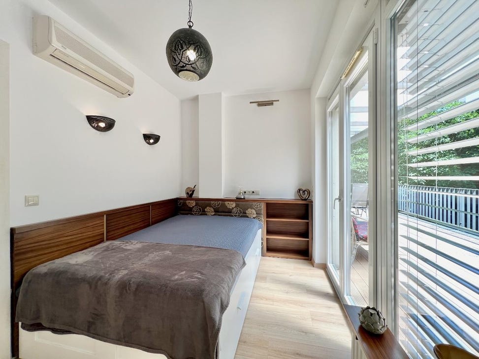 Apartment in Budapest, Hungary, 79 m² - picture 2