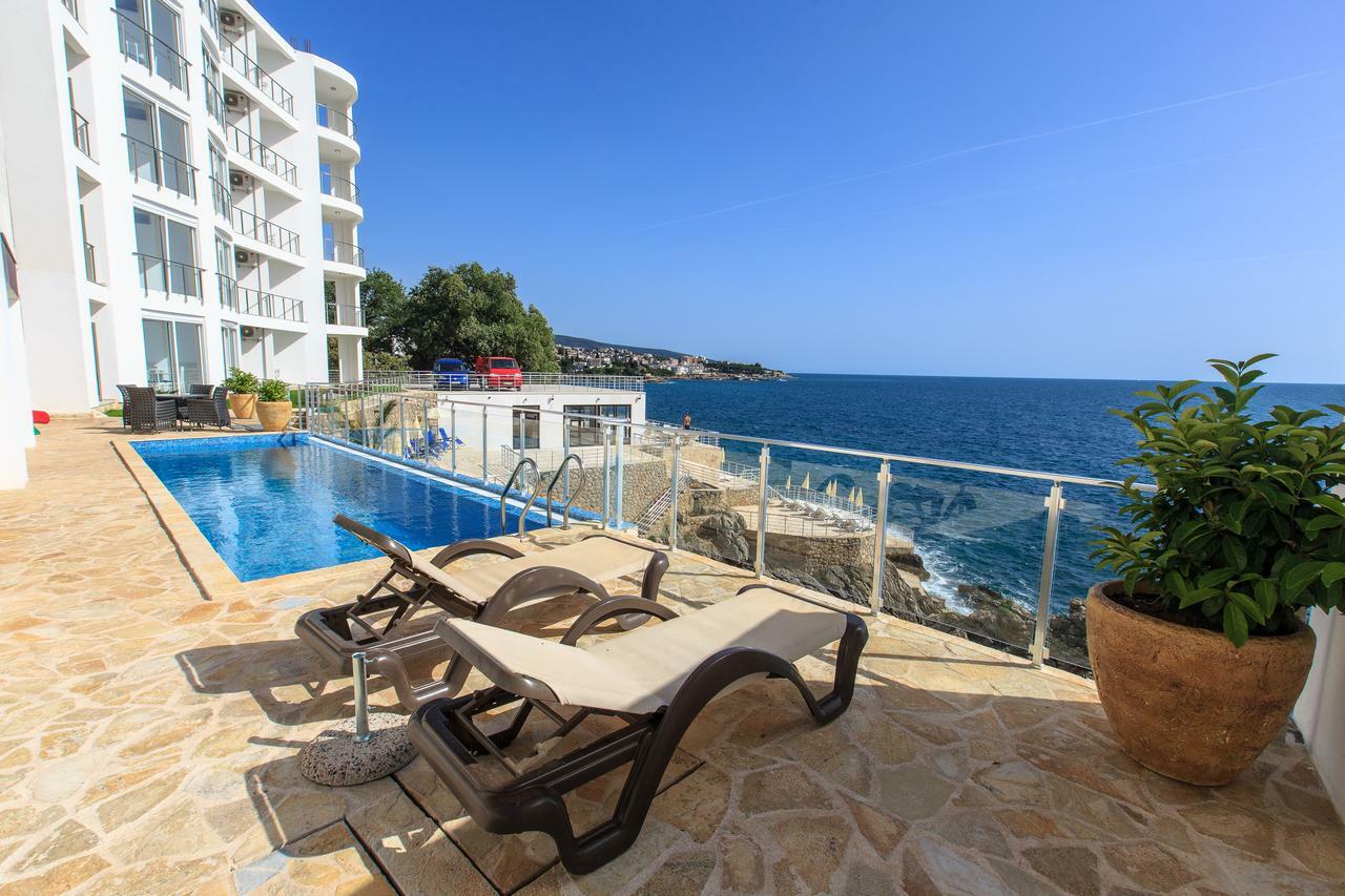 Piso en Dobra Voda, Montenegro, 81 m² - imagen 1