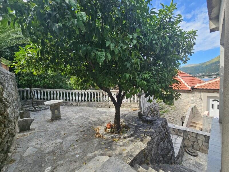 Haus in Tivat, Montenegro, 105 m² - Foto 4