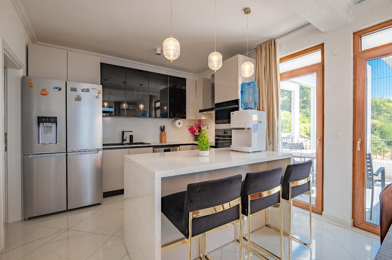 Haus in Dobra Voda, Montenegro, 406 m² - Foto 10