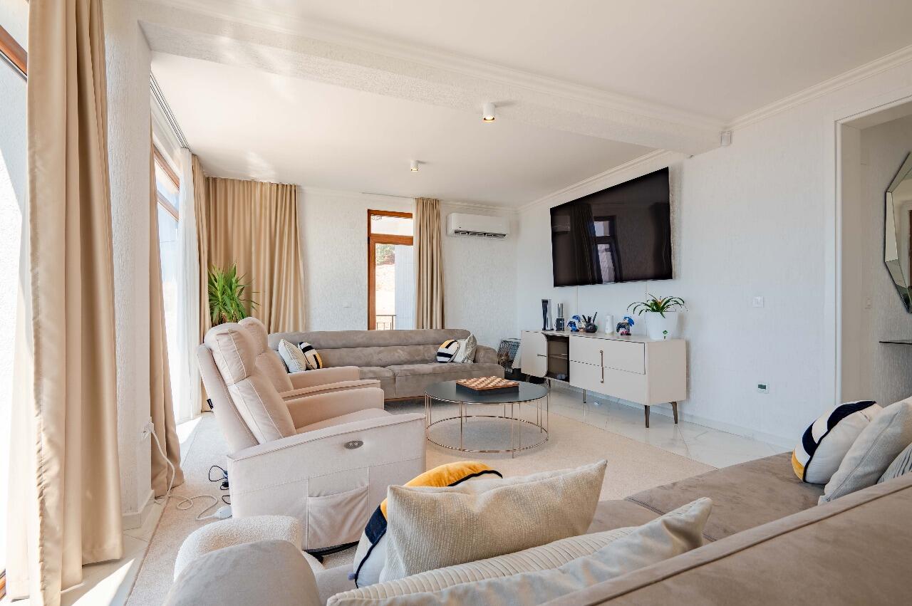 Haus in Dobra Voda, Montenegro, 406 m² - Foto 18