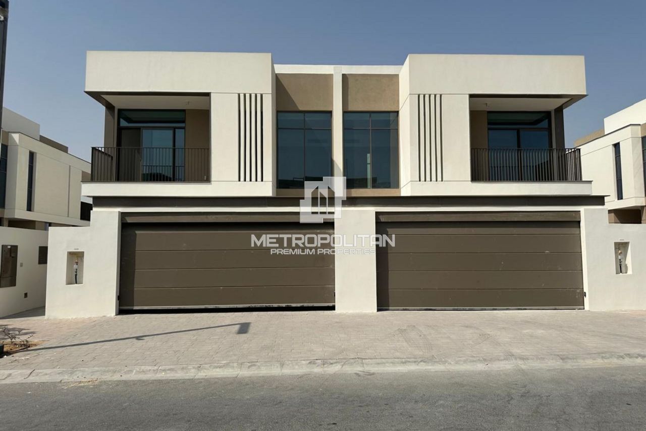 Villa à Dubaï, EAU, 356 m² - image 1