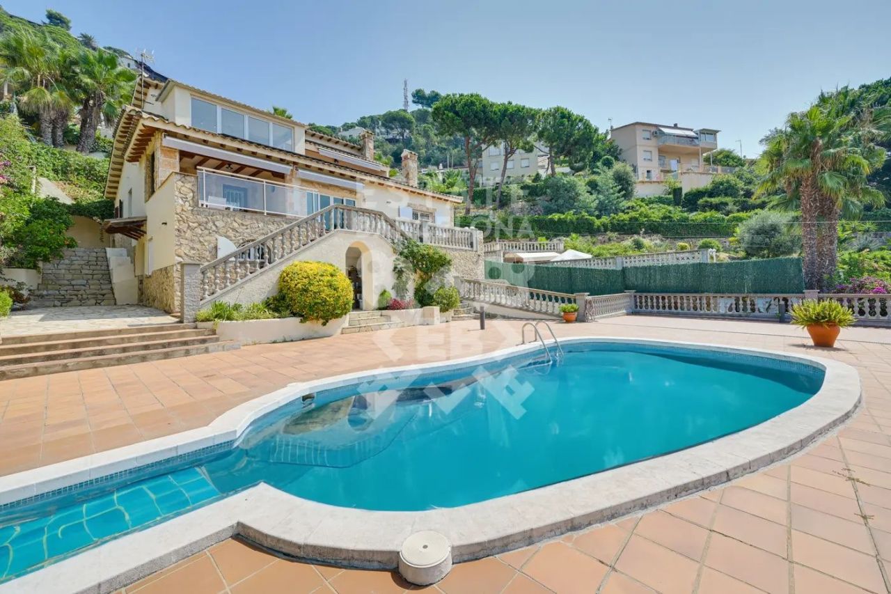 Maison à Lloret de Mar, Espagne, 397 m² - image 1