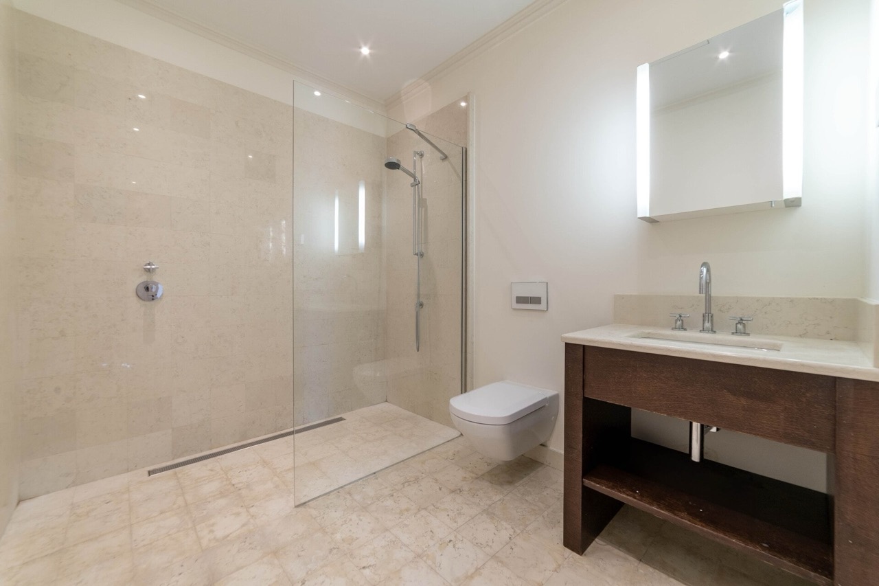 Piso en Tivat, Montenegro, 228 m² - imagen 8