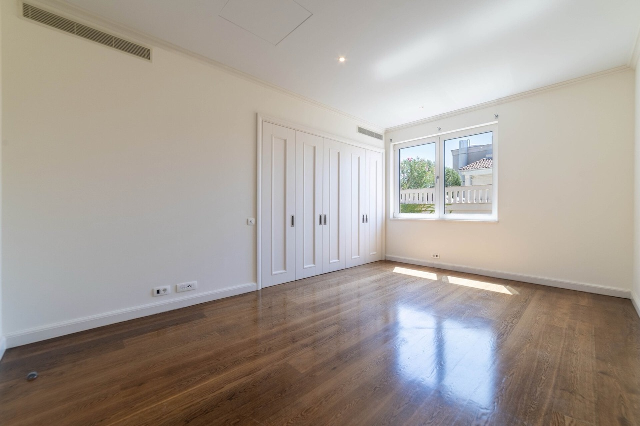 Piso en Tivat, Montenegro, 228 m² - imagen 12