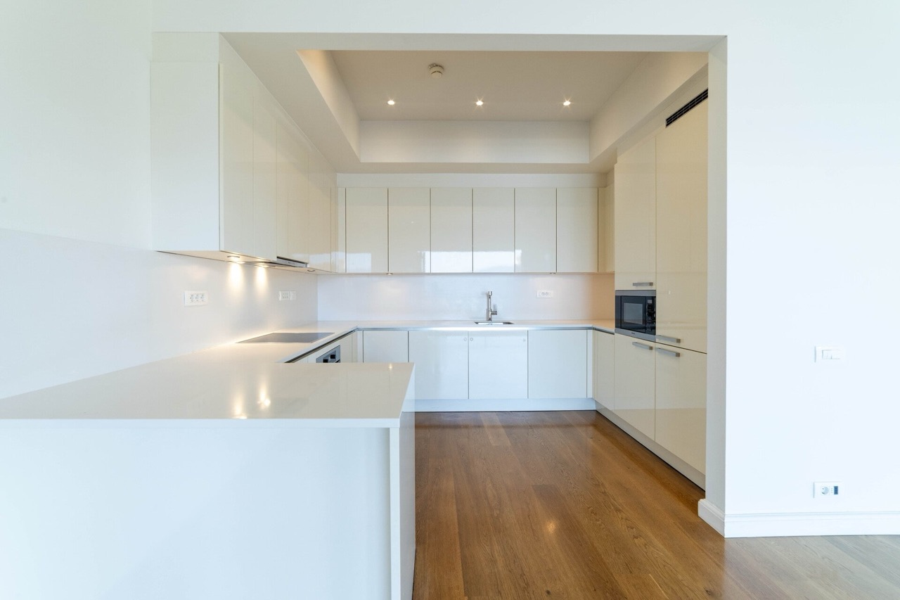 Piso en Tivat, Montenegro, 228 m² - imagen 17