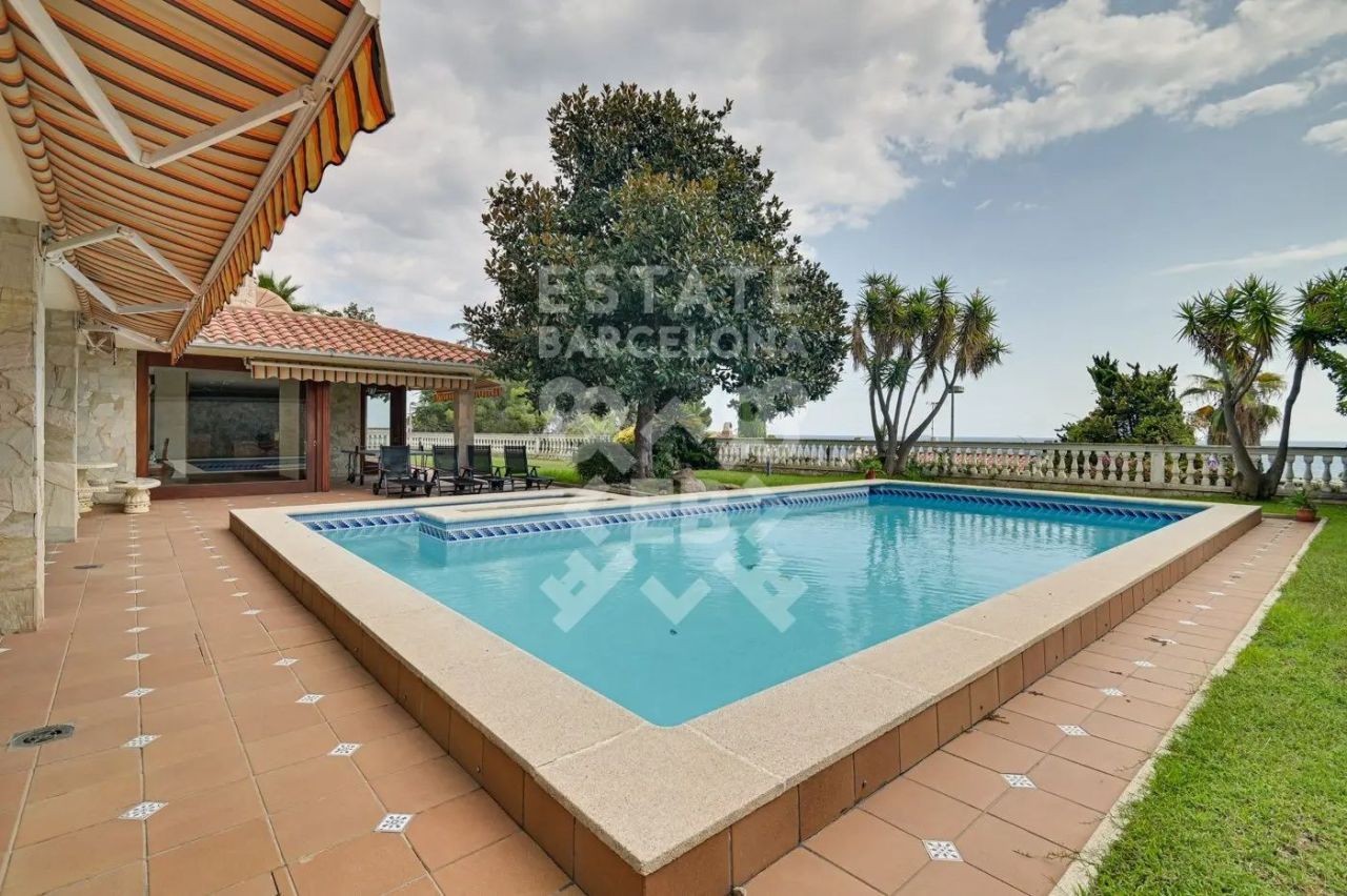 Villa à Blanes, Espagne, 654 m² - image 5