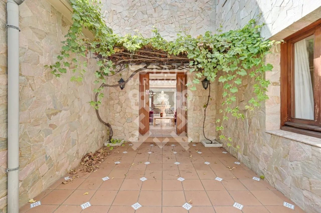 Villa à Blanes, Espagne, 654 m² - image 10