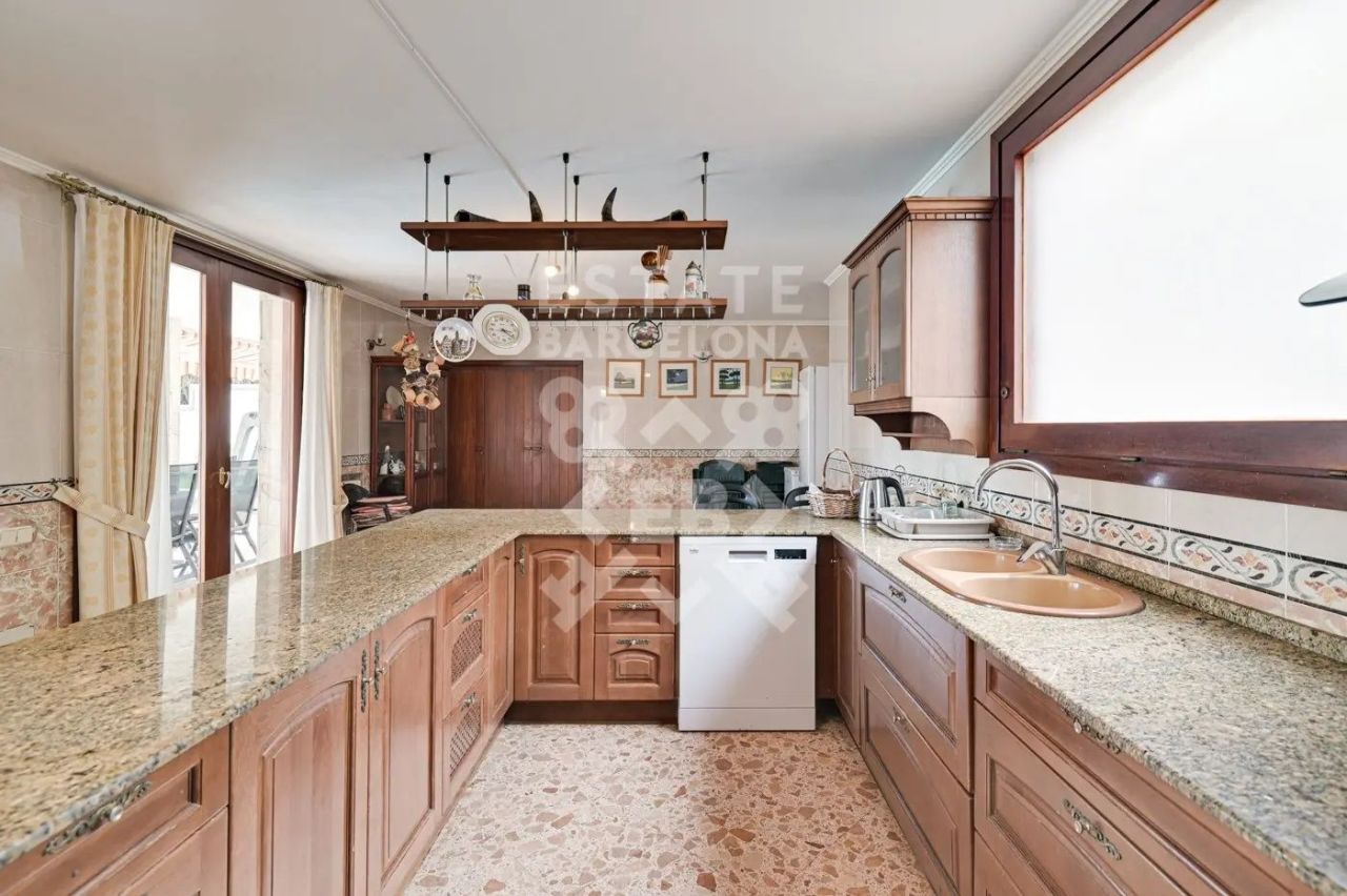 Villa à Blanes, Espagne, 654 m² - image 17