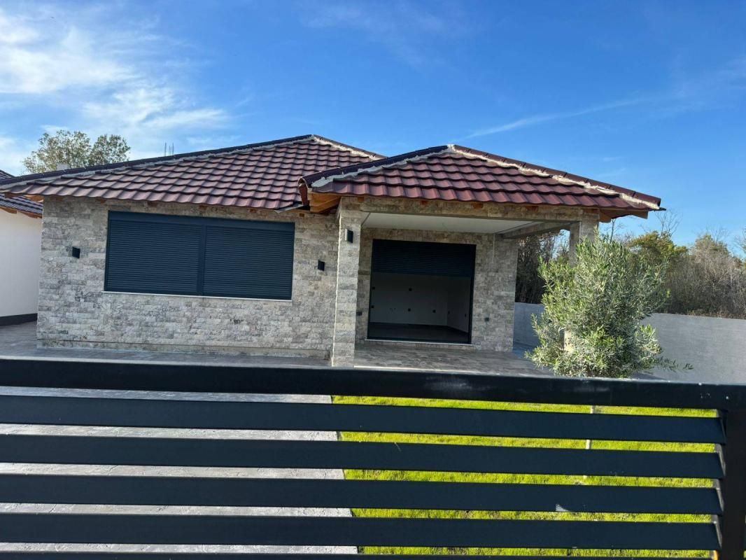 Casa Doniy Shtoy, Montenegro, 110 m² - imagen 2