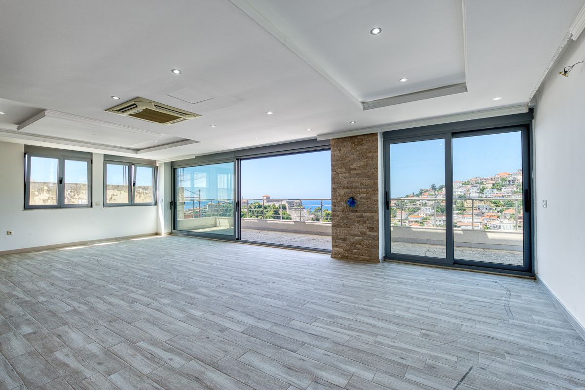 Appartement à Ulcinj, Monténégro, 320 m² - image 1