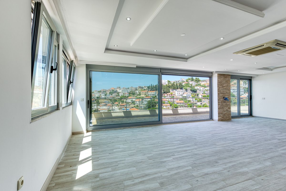 Flat in Ulcinj, Montenegro, 320 m² - picture 7