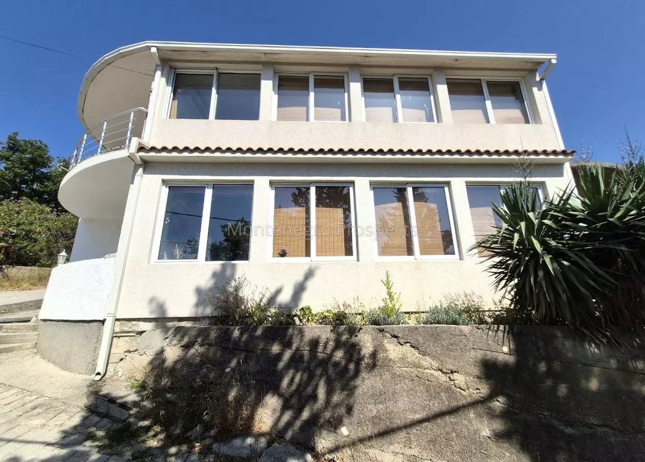 Haus in Sutomore, Montenegro, 319 m² - Foto 1