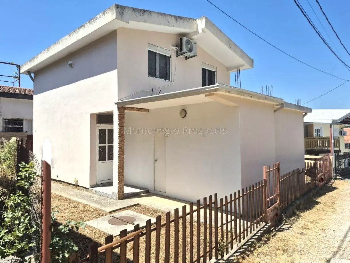 Maison à Sutomore, Monténégro, 90 m² - image 1