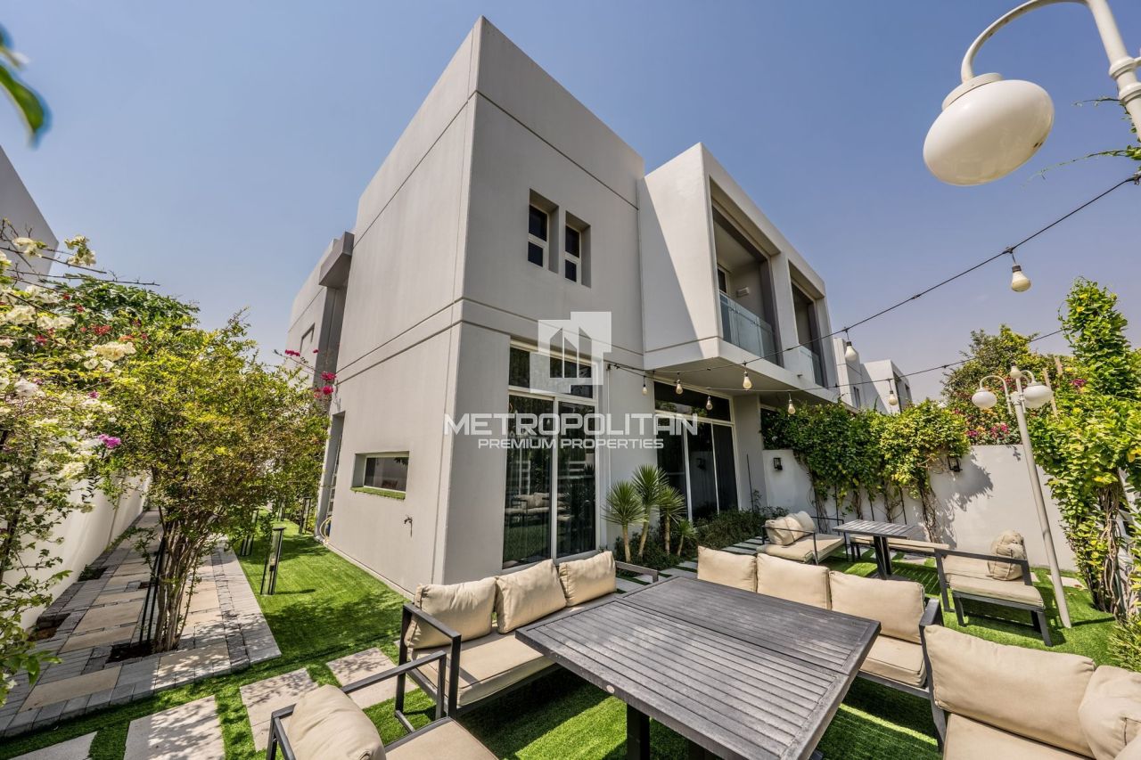 Maison urbaine à Dubaï, EAU, 279 m² - image 1