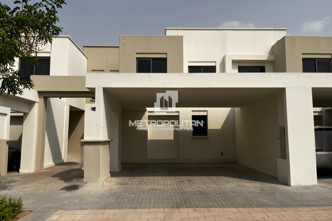 Townhouse in Dubai, UAE, 197 m² - picture 1