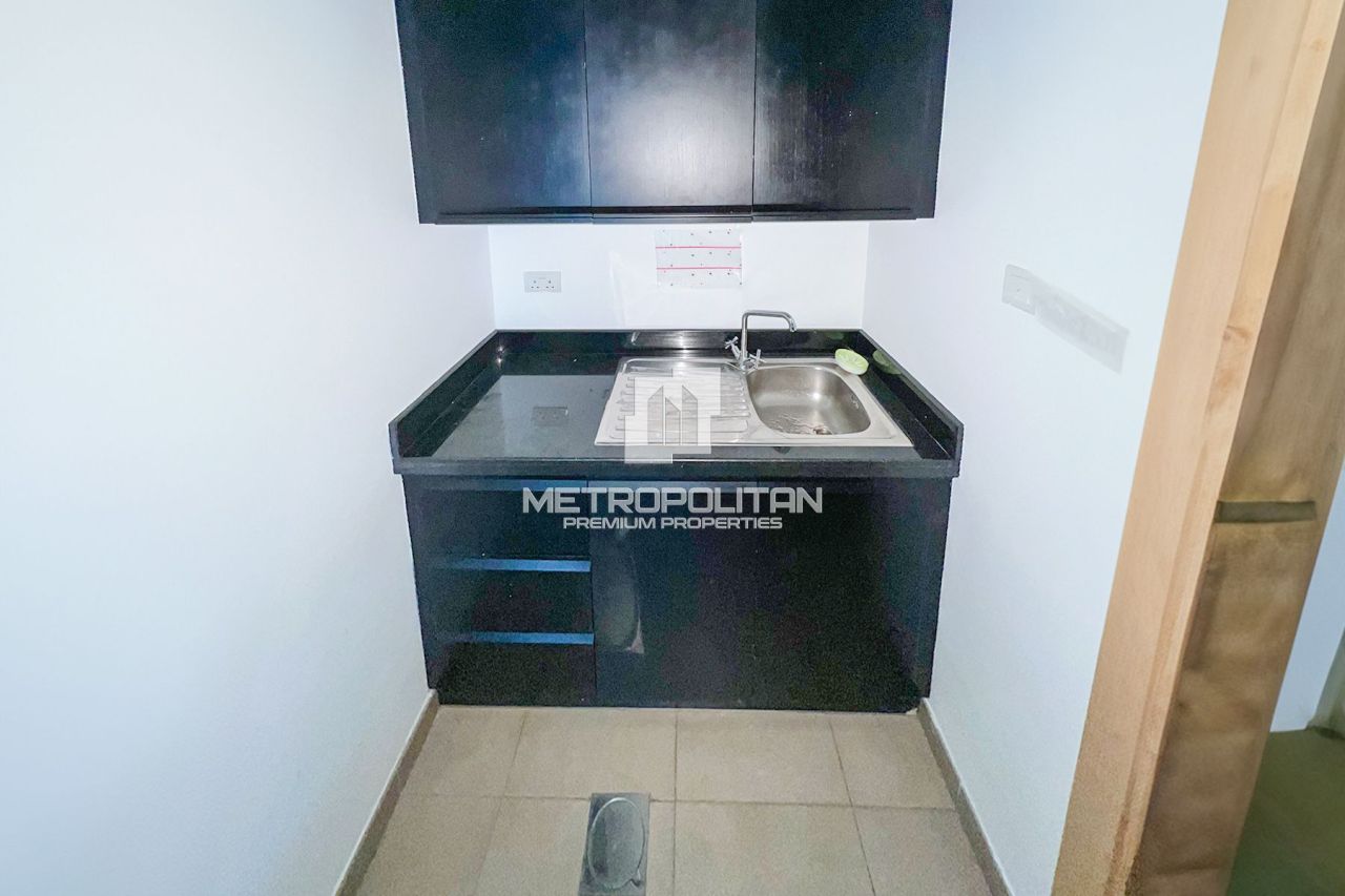 Office in Dubai, UAE, 87 m² - picture 7