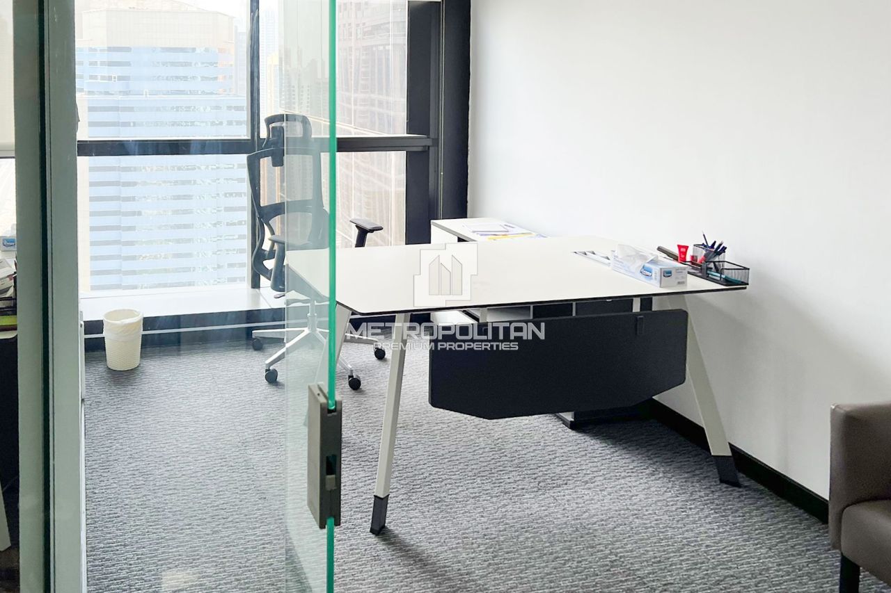 Office in Dubai, UAE, 87 m² - picture 10