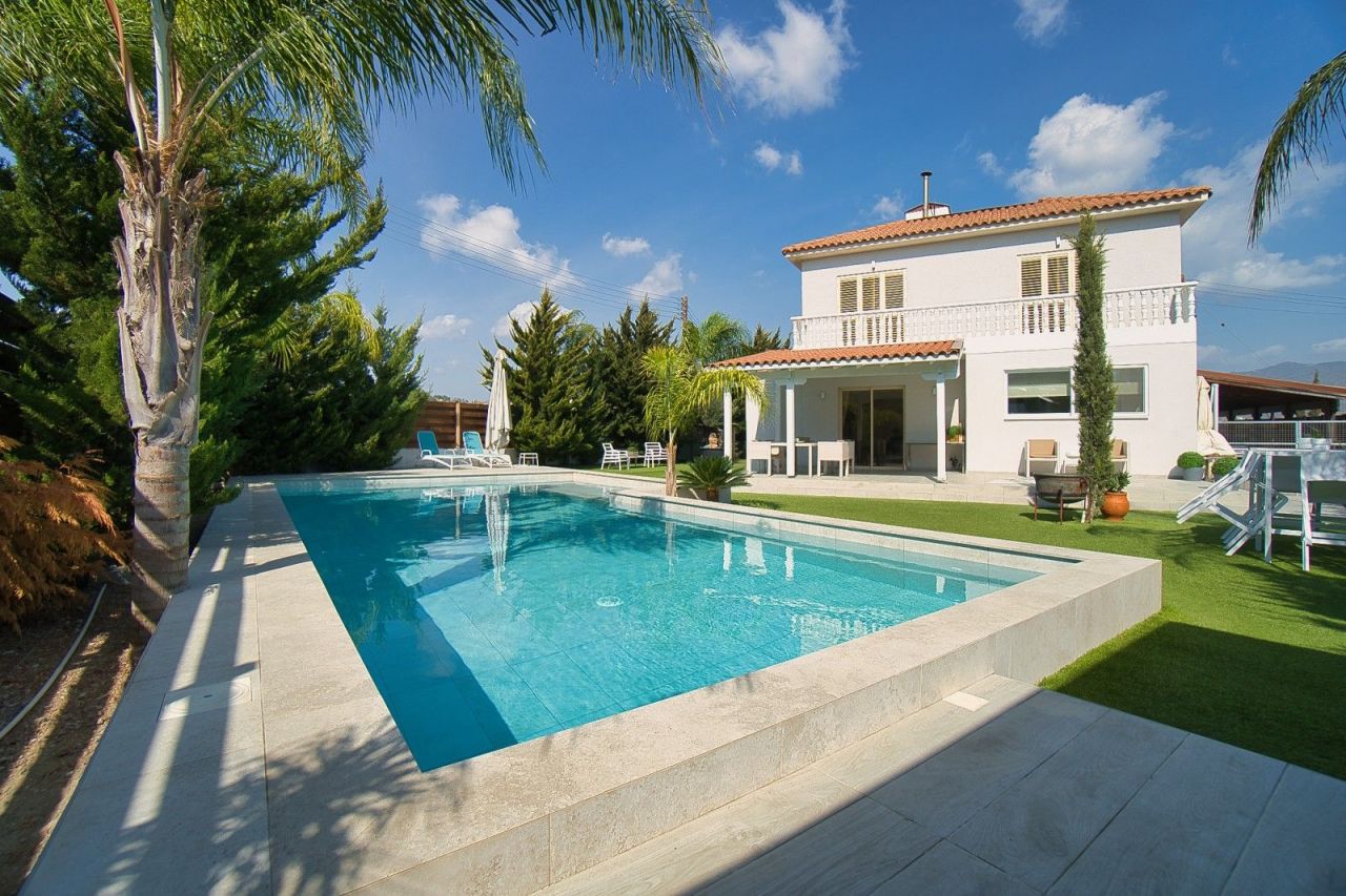 Villa in Limassol, Cyprus, 197 m² - picture 1