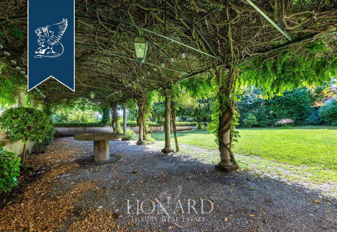 Villa a Varese, Italia, 2 600 m² - foto 12