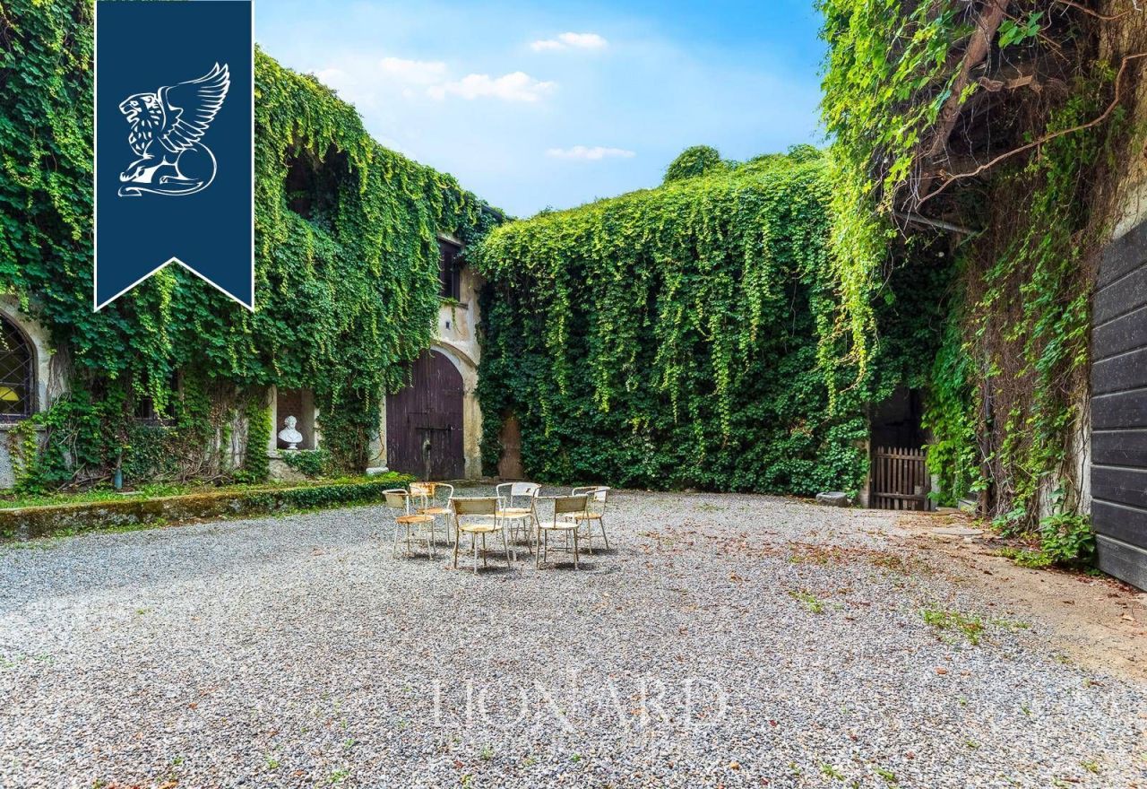 Villa a Varese, Italia, 2 600 m² - foto 13