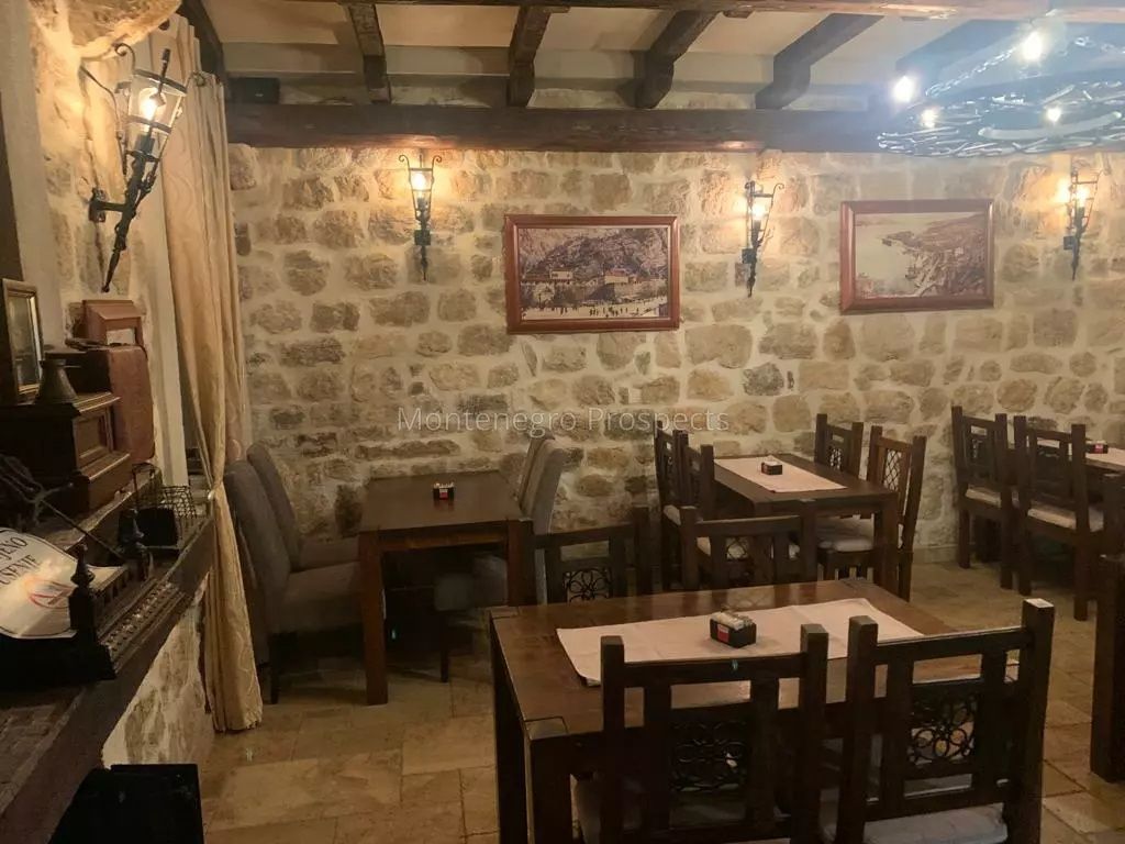 Café, restaurant à Risan, Monténégro, 98 m² - image 1