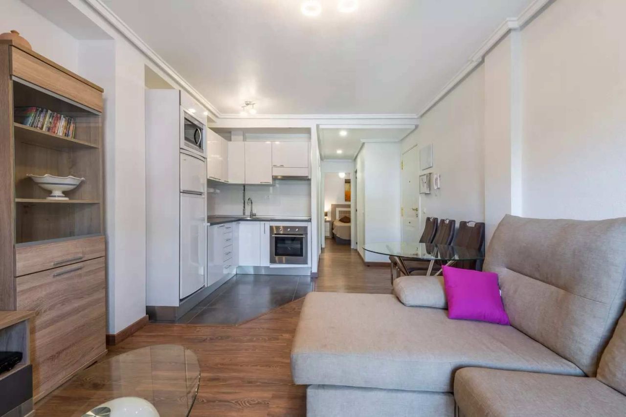 Apartment in Torrevieja, Spain, 60 m² - picture 5